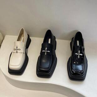 厚底黑色方头英伦风小皮鞋女鞋子十字花新款春秋季网红乐福单鞋女