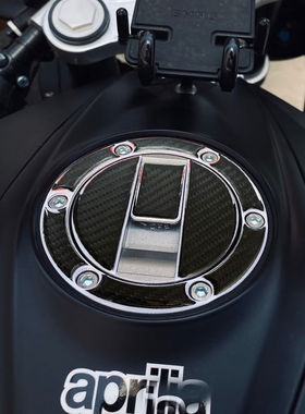 适用阿普利亚750 900 GPR150 125摩托车油箱盖黑色贴纸碳纤维贴花