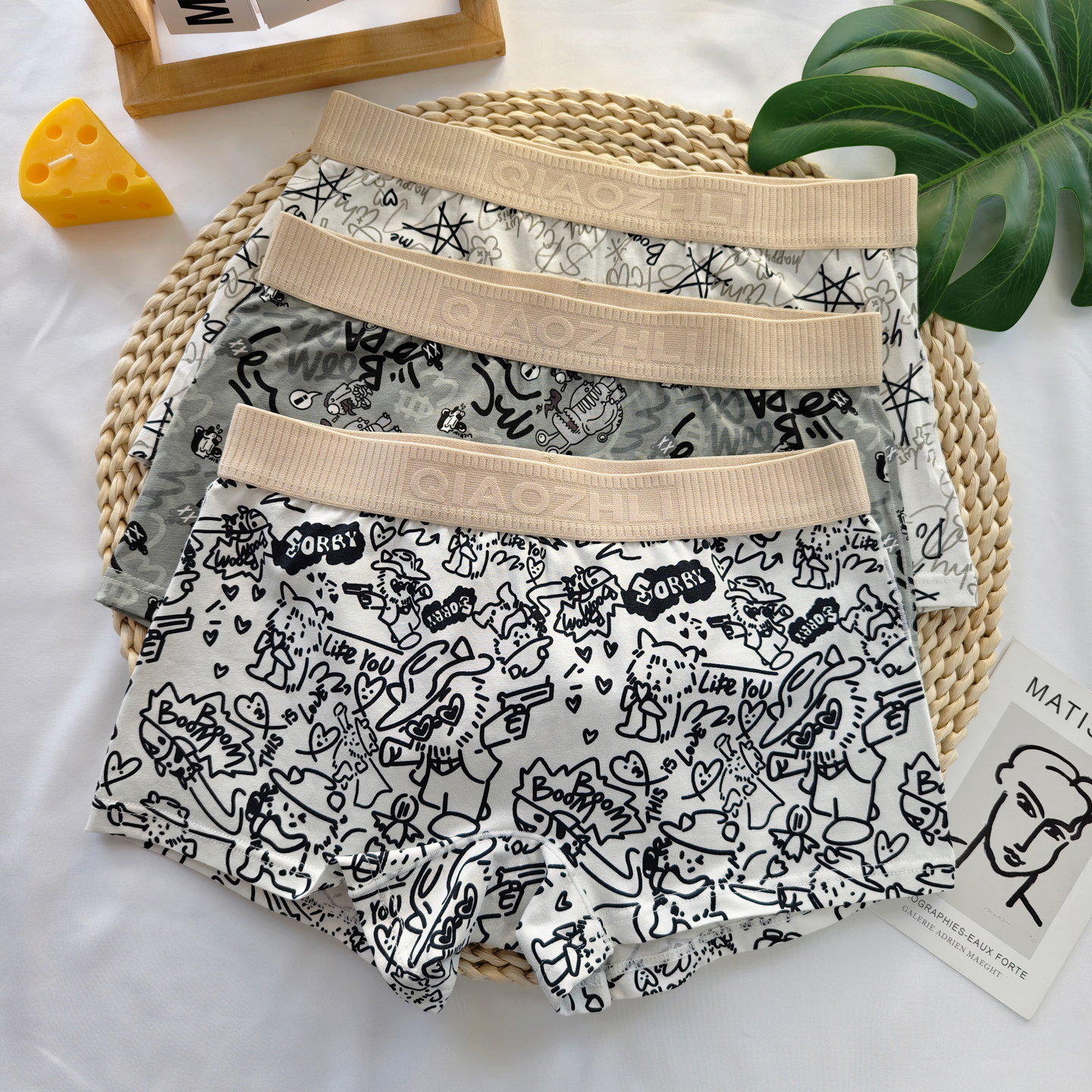 女士纯棉涂鸦卡通中腰le四角内裤