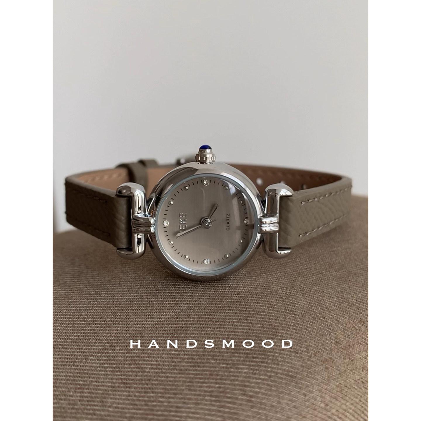 handsmood 圆形银灰色小众低调高级感精致时尚通勤百搭石英女手表