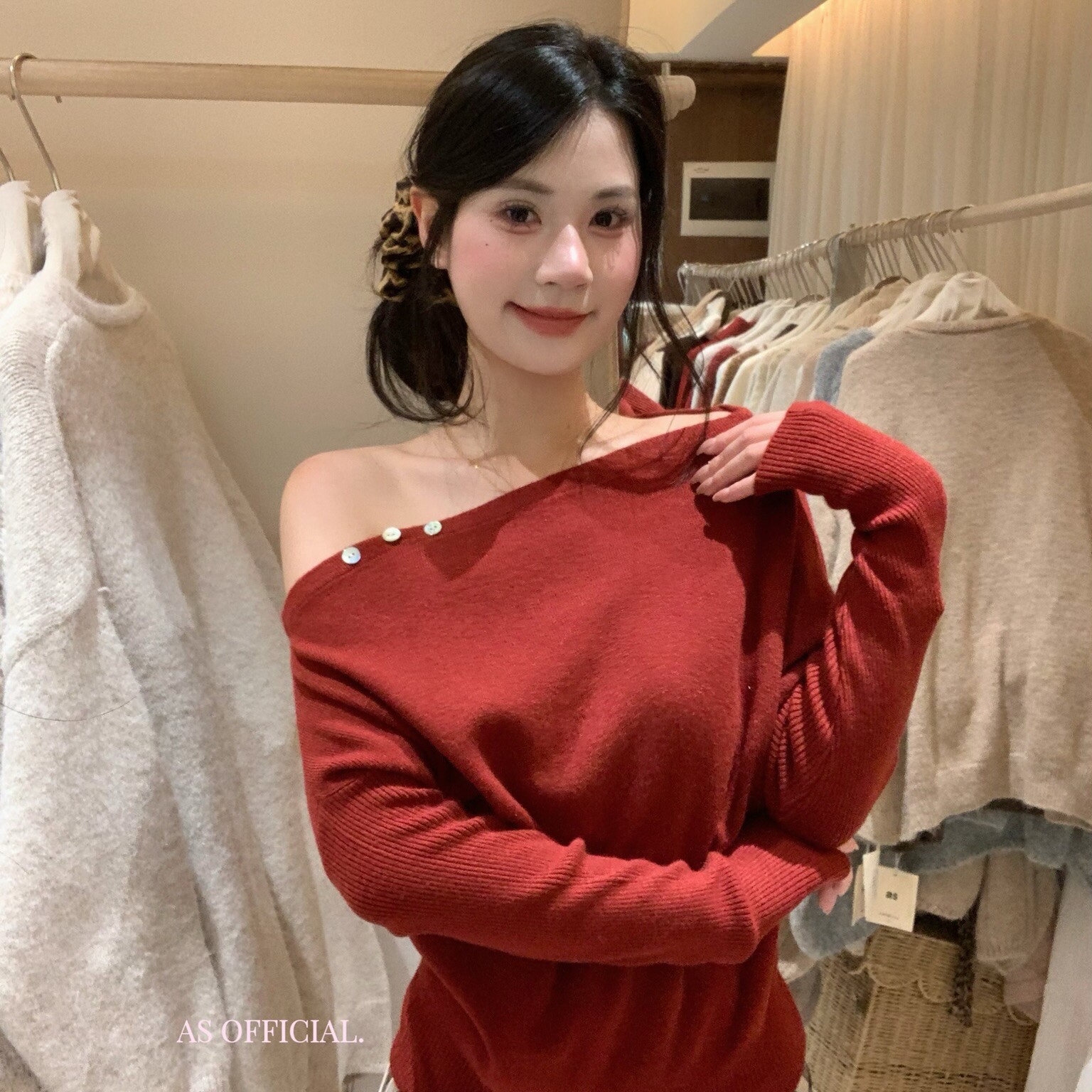 AS OFFICIAL-手软通勤lady多色囤两穿一字领纽扣露肩针织衫16908