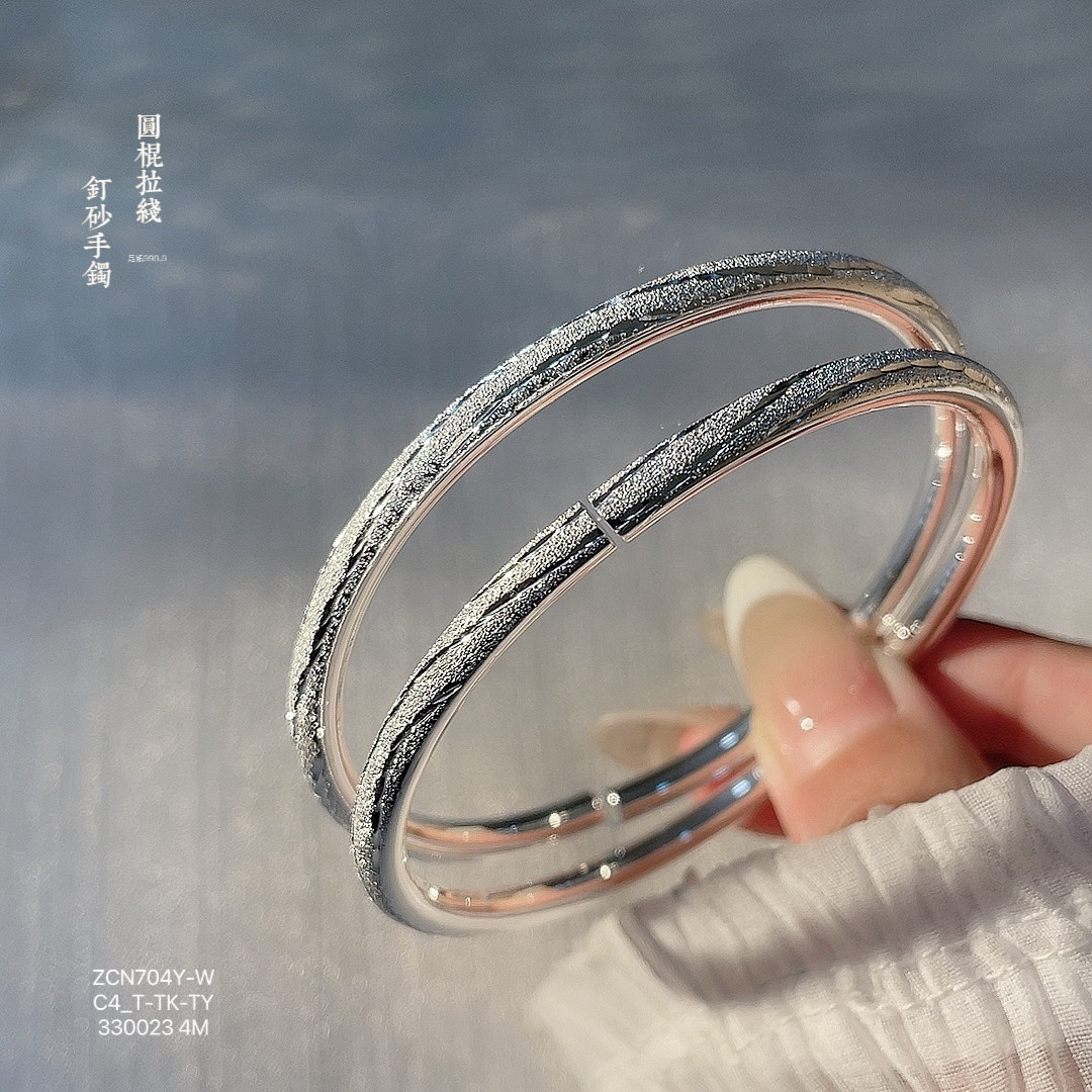 胜银· 打砂流线开口亮面实心纯银手镯百搭送女生闺蜜礼物足银999,饰品/流行首饰/时尚饰品新,银饰手镯,淘宝优惠券,粉丝福利购,淘宝优惠卷