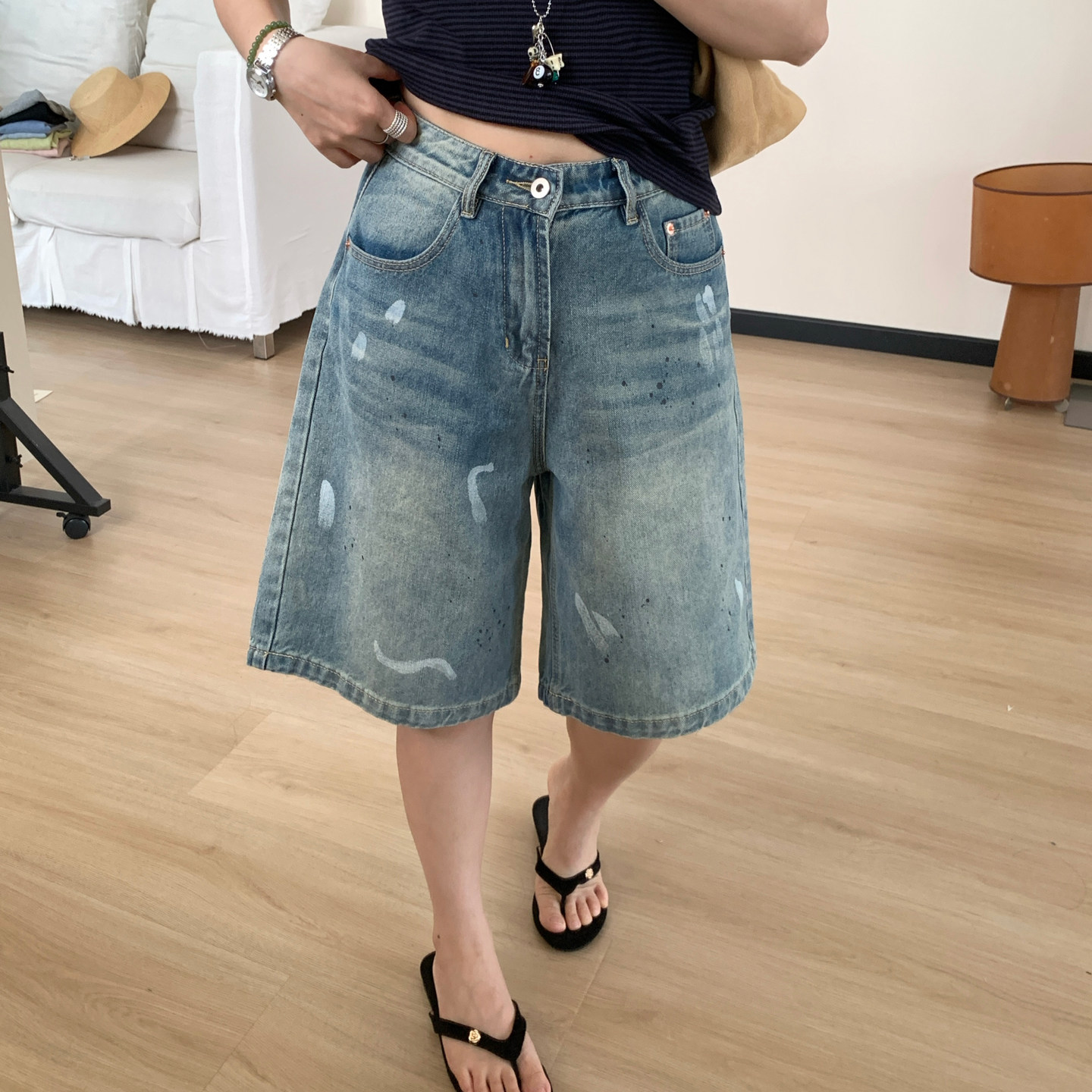 Omang桃喜 泼墨涂鸦设计感牛仔中裤女夏季休闲高街浅蓝色五分短裤