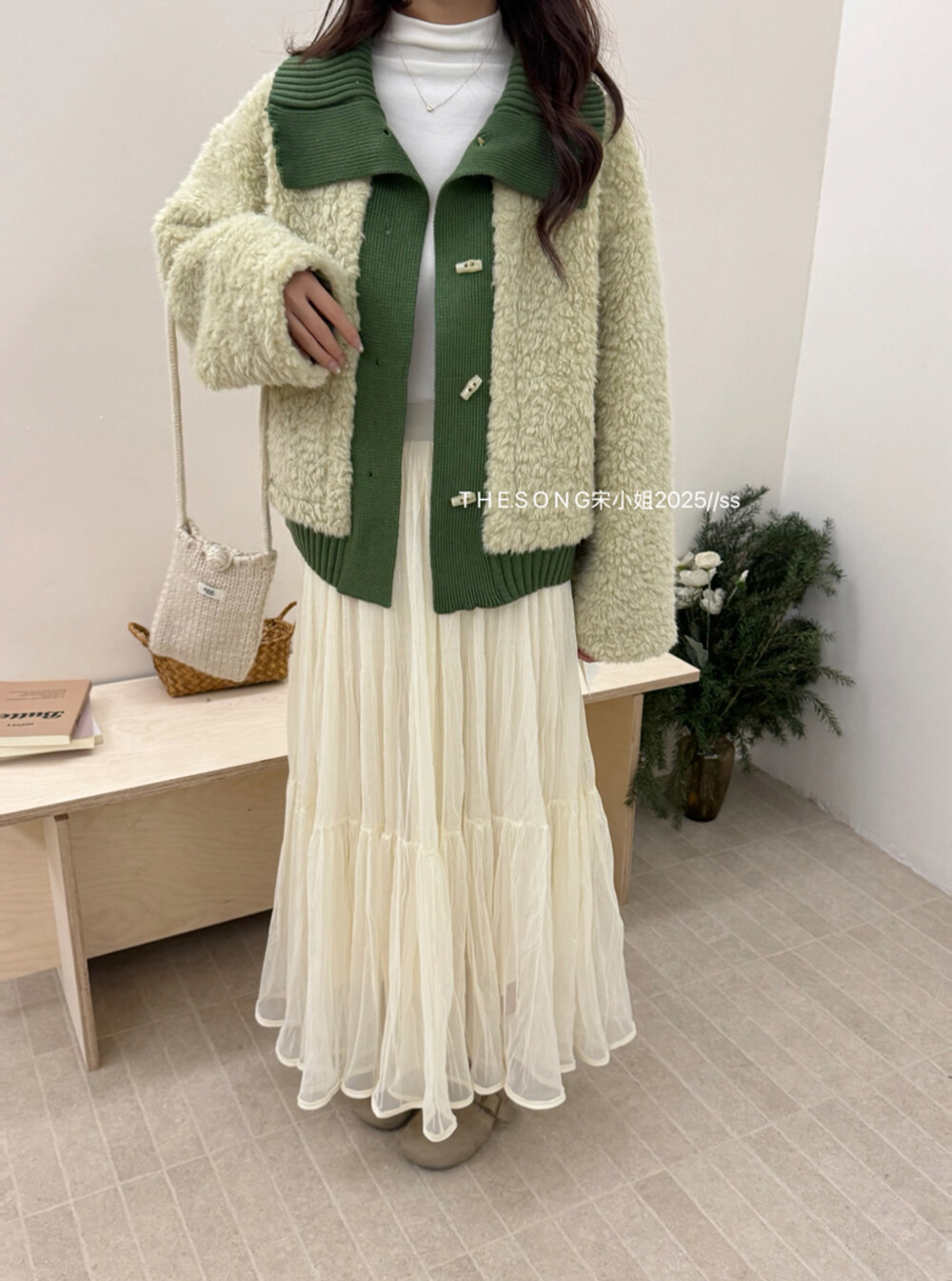 冬上新韩系简约百搭保暖加棉法式复古拼色毛绒翻领短外套