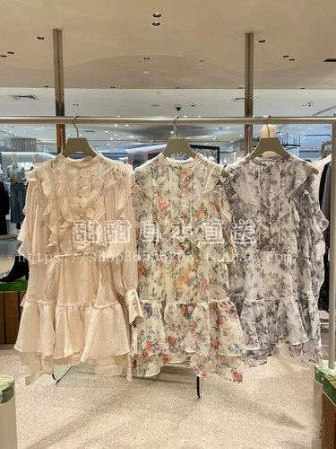 日本代购SNIDEL春夏新品甜美露肩荷叶边系带印花连衣裙SWFO241079