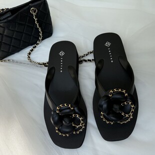 高级感轻奢小香风夹脚人字拖女夏季时尚山茶花4cm厚底防滑沙滩鞋