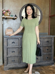 高弹力褶皱工艺中年妈妈连衣裙夏季新款时尚印花宽松显瘦圆领裙子