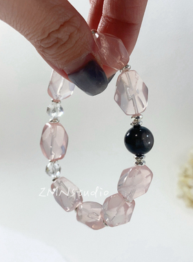 ZMN/桃夭/小众设计清新温柔银曜石不规则天然粉水晶宝石弹力手串