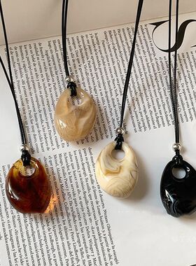 韩系晕染吊坠项链女非金属亚克力吊坠秋冬时尚复古美拉德毛衣链