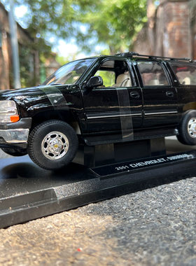 1:18原厂雪佛兰萨博班 2001 SUBURBAN 越野车仿真合金模型摆件