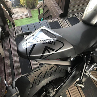 适用凯旋660后驼峰 trident660 三叉戟660 后座罩 后坐垫 整流罩