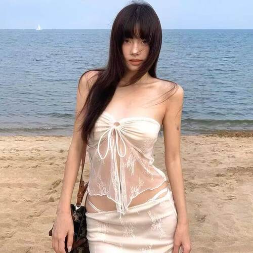 泳衣女新款高级感蕾丝抹胸分体小胸比基尼三件套裙式性感显瘦度假