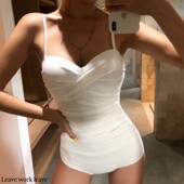 泳衣女夏2026新款 性感连体白色钢托小胸聚拢显瘦遮肚保守温泉泳装