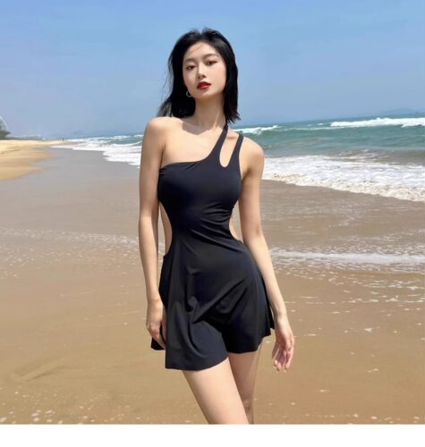 泳衣女黑色单肩镂空比基尼裙式分体平角裤两件套保守显瘦遮肚温泉