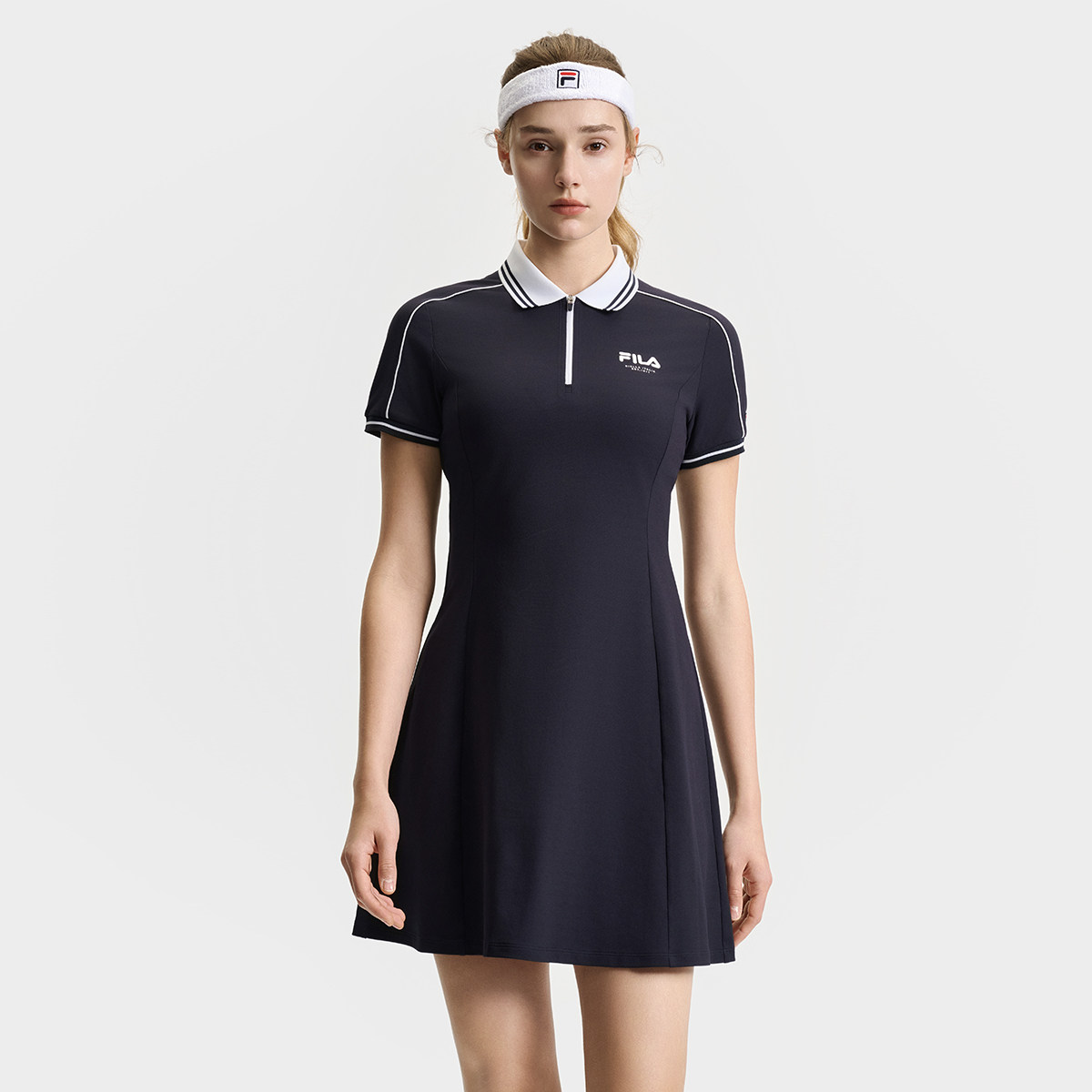 Fila/斐乐夏季新款女子户外时尚休闲场下网球连衣裙A11W523324F