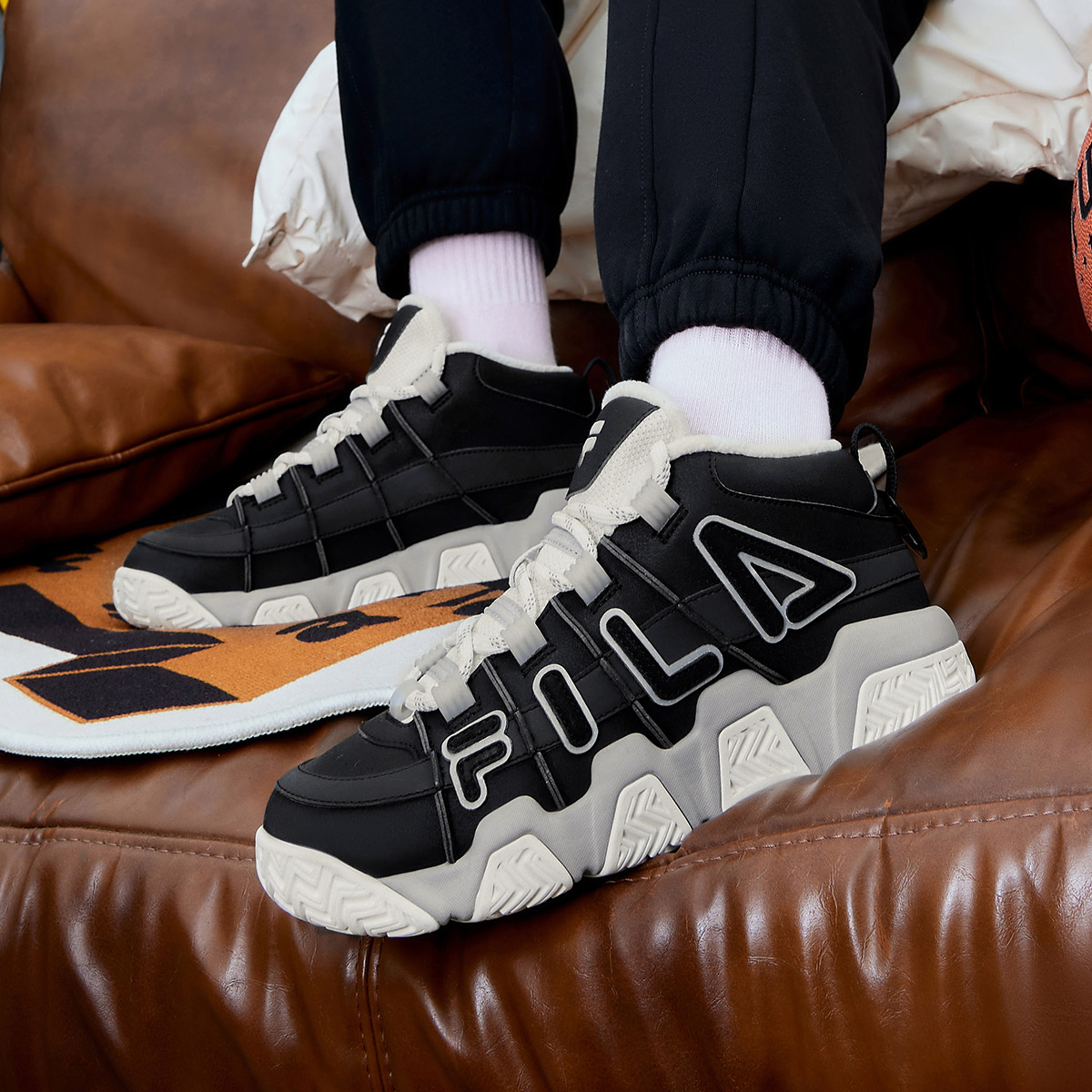 斐乐面包女子潮流运动复古篮球鞋