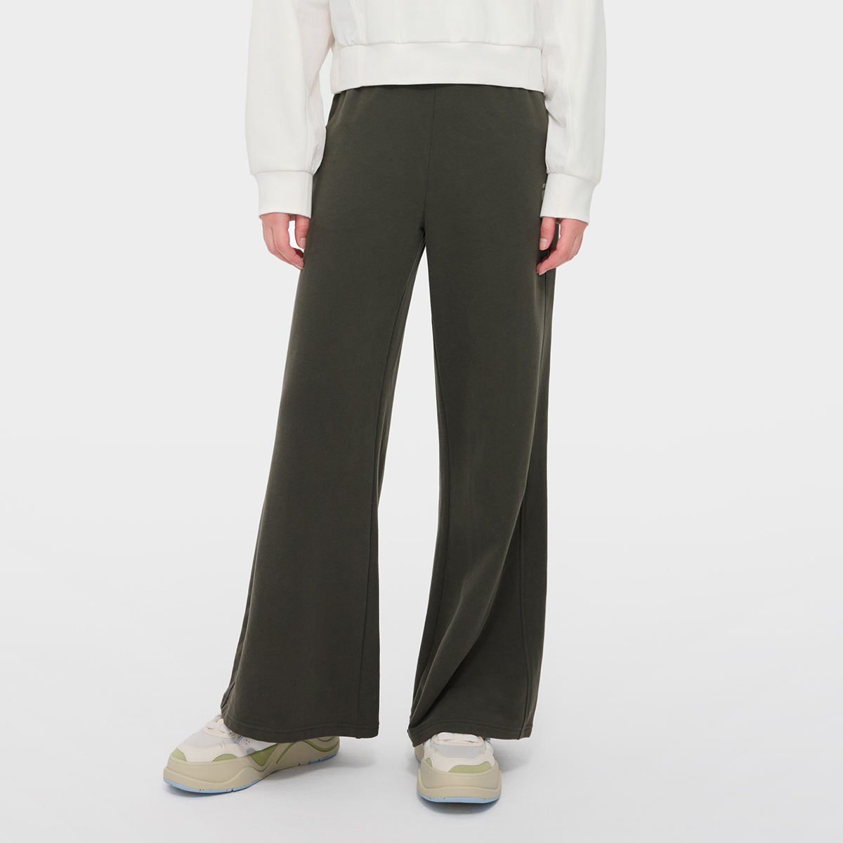 斐乐女子潮流运动宽松针织长裤