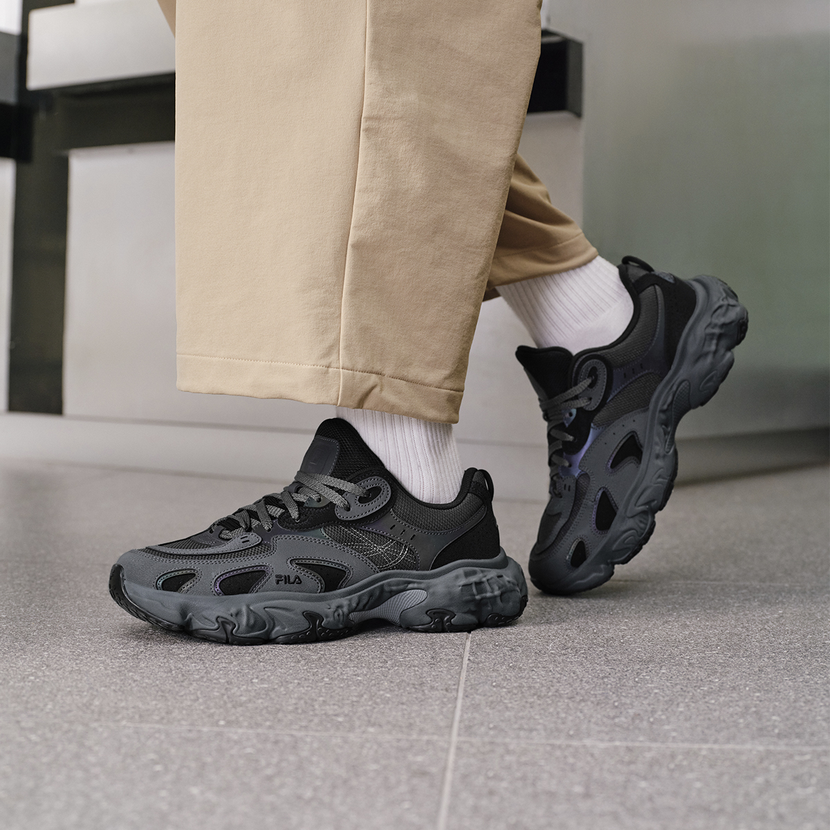 斐乐飓风男子时尚休闲摩登运动鞋