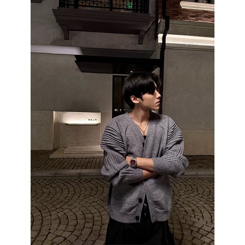 junmanner 12/15 10:00 设计感 简约纯色 纽扣开衫毛衣