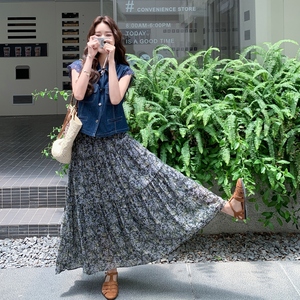 休闲气质牛仔马甲碎花半身裙套装女夏2025新款两件套大方得体穿搭图片