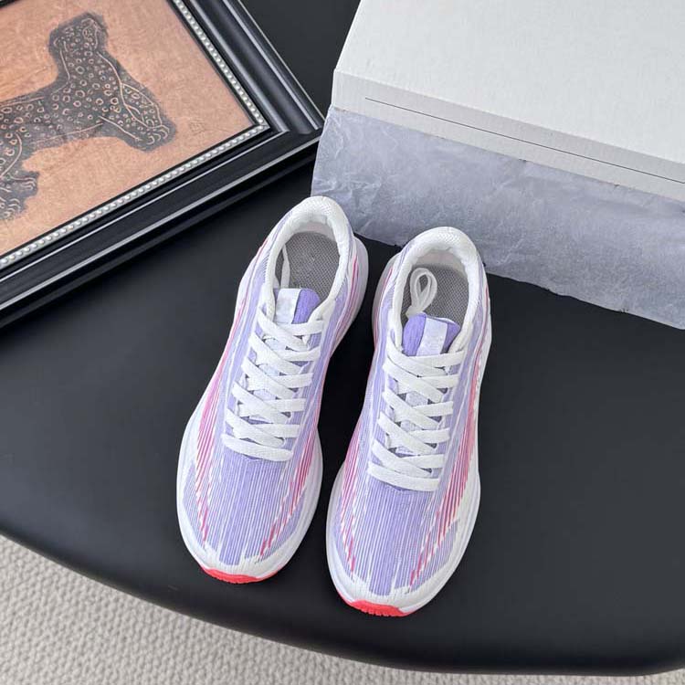 2025新款透气网面运动休闲鞋女