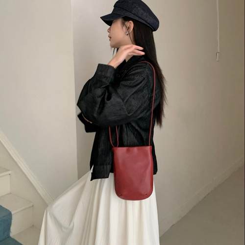 头层牛皮手机包女百搭简约风小包