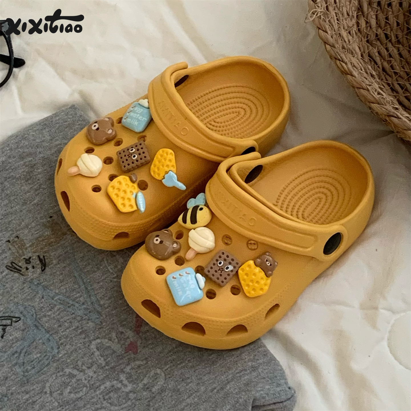 细细条 儿童足弓洞洞鞋ins可爱小熊男童女童防滑夏季亲子沙滩凉鞋,居家布艺,居家亲子拖鞋,淘宝优惠券,粉丝福利购,淘宝优惠卷