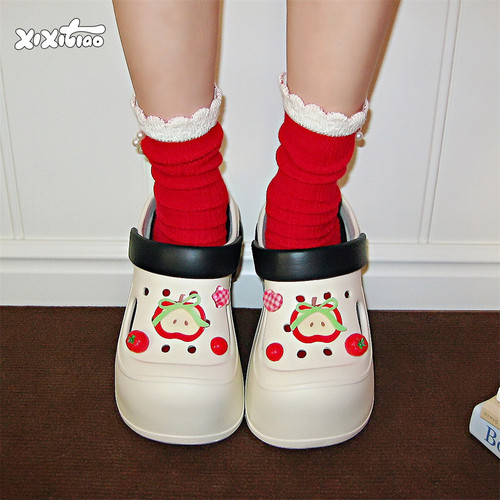 细细条立体红苹果番茄洞洞鞋