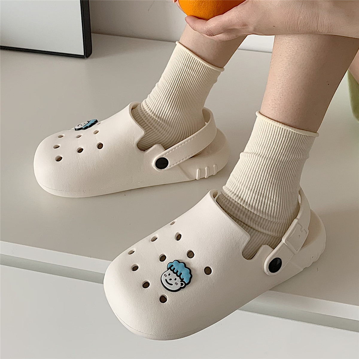 细细条 韩版可爱卡通洞洞鞋女夏学生外穿防滑eva包头凉拖鞋护士鞋