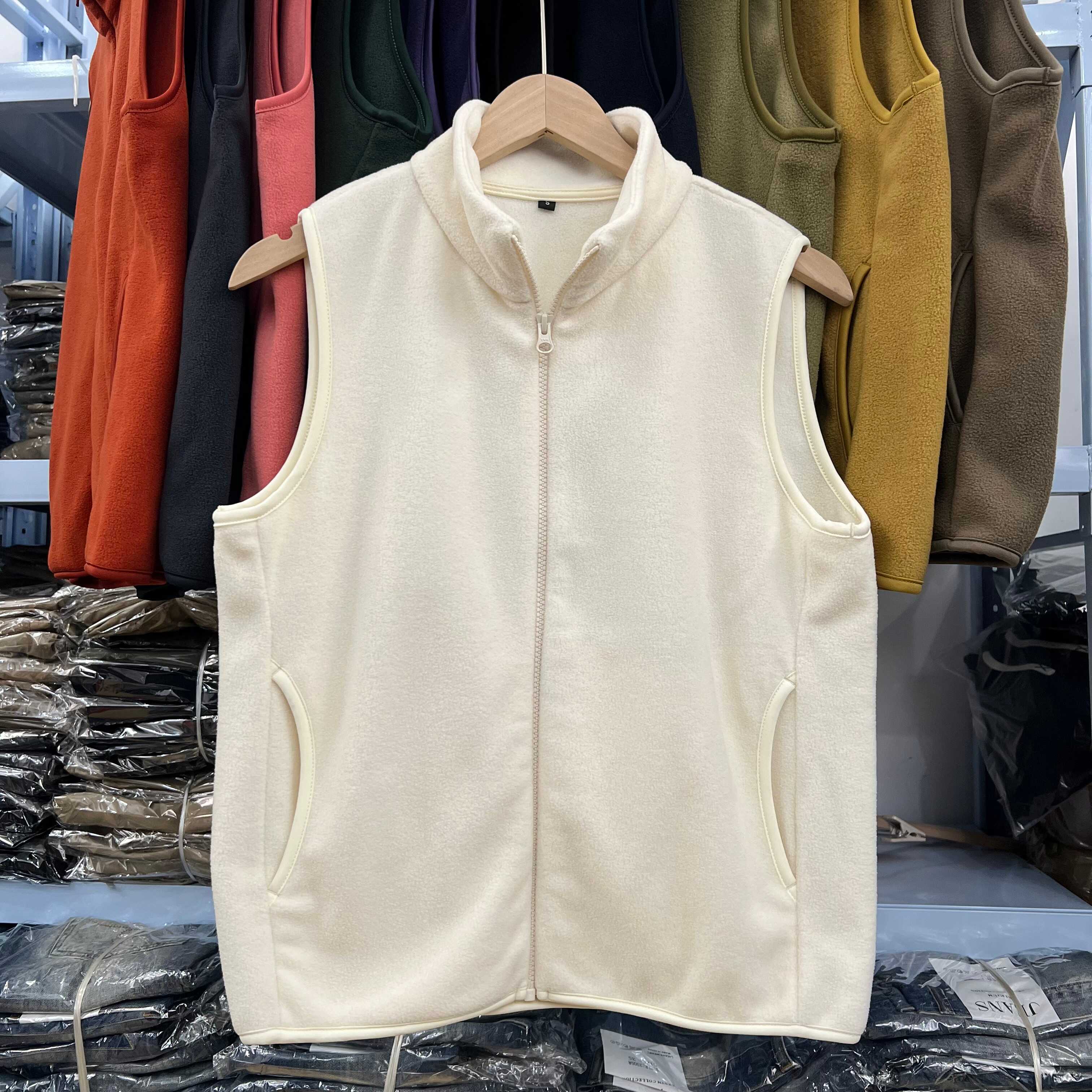 保暖秋冬款轻盈超细腻坎肩外套暖