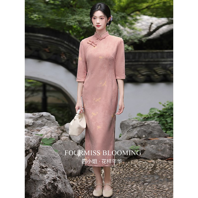 粉色2025新款女连衣裙