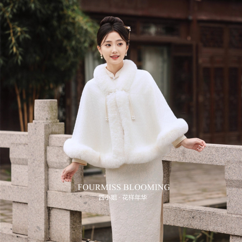 白色披肩新款2025秋冬加绒开
