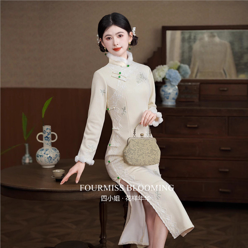 2025冬新款杏色麂皮绒长裙