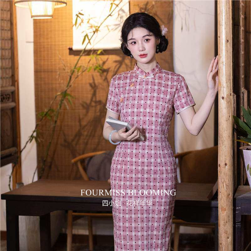 粉色格子新中式少女洋装