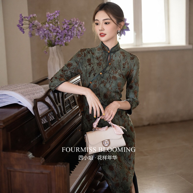 国潮墨绿水滴领七分袖连衣裙