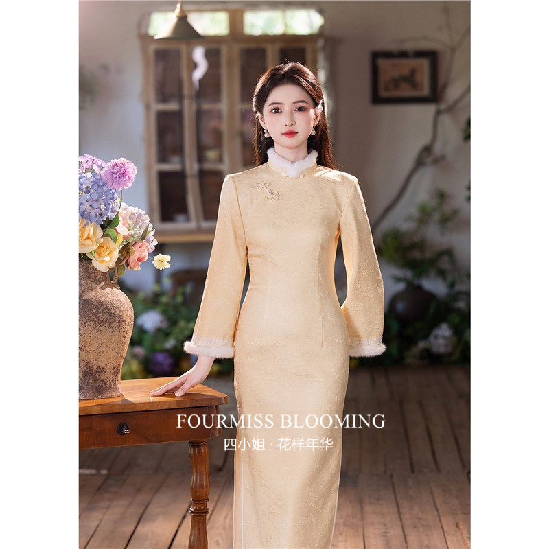 黄色2025新款加绒连衣裙