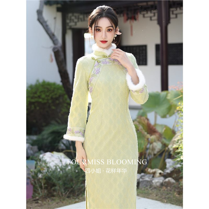 新中式绿色加绒连衣裙