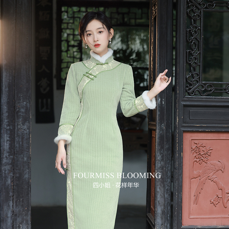 2025秋冬季绿色加绒新中式连