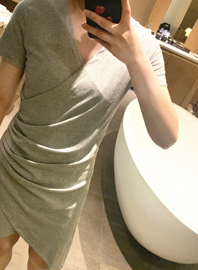 2026夏季新款欧美风黑色灰色修身性感包臀v领不规则褶皱连衣裙