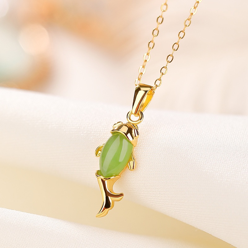 锦河畔 s925纯银镀金和田玉碧玉复古精致小金鱼吊坠简约百搭女挂