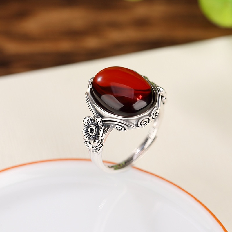 锦河畔 s925纯银血珀复古做旧民族风梅花蛋面戒指气质百搭开口