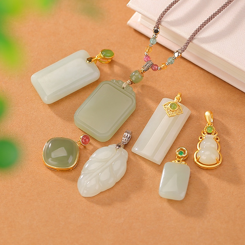 锦河畔 s925纯银镀金和田玉青玉碧玉复古无事牌叶子吊坠方形银挂