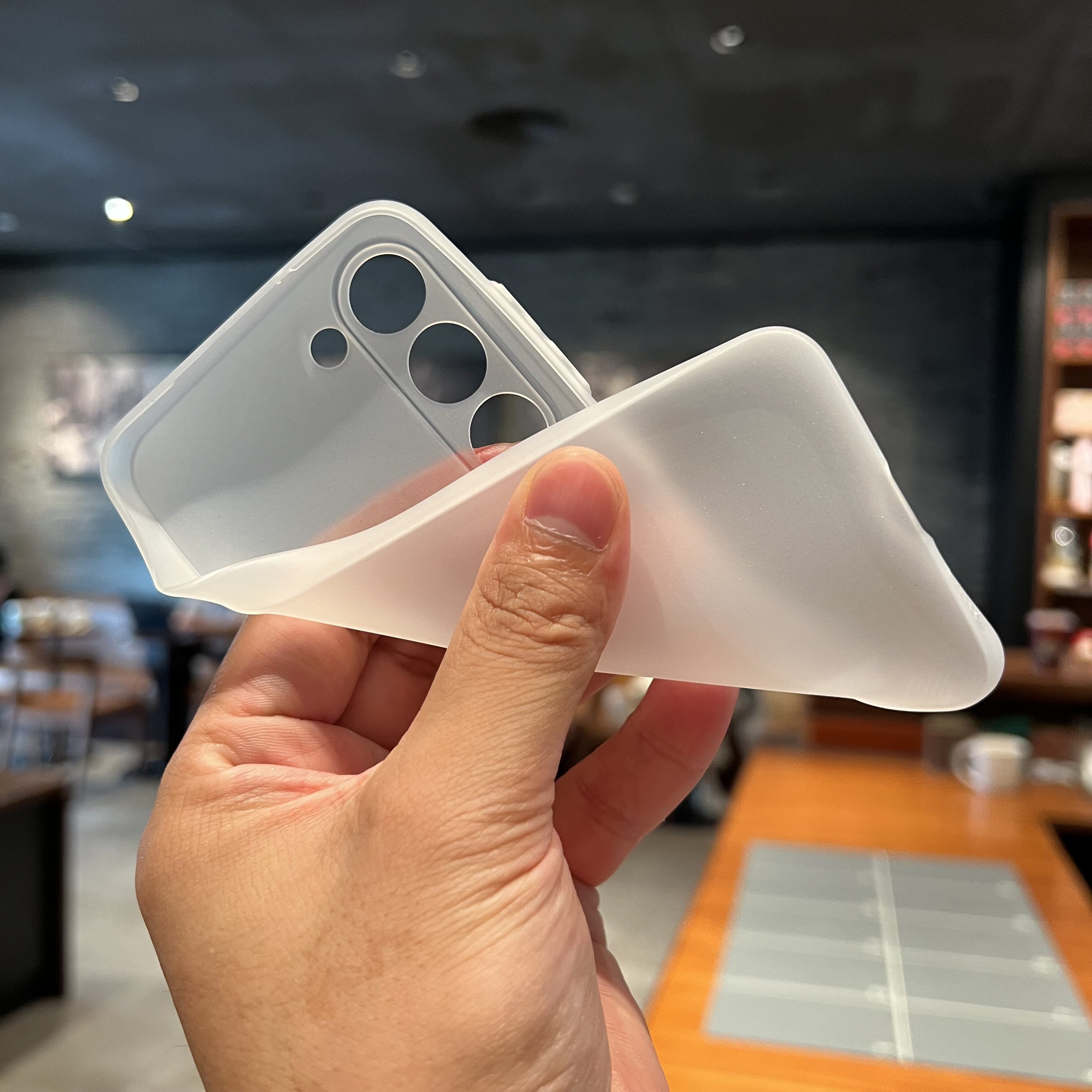 超薄防指纹磨砂半透明白色古董白不沾油腻适用三星S23U手机壳高级