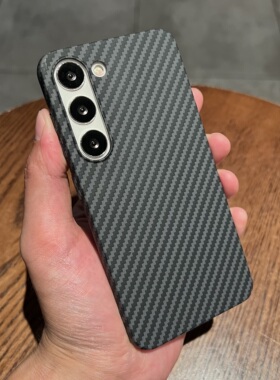 碳纤维纯黑色纹理斜条纹黑白色适用三星S23+手机壳高级超薄GalaxyS24plus保护套全包硬壳防摔精孔商务男士款