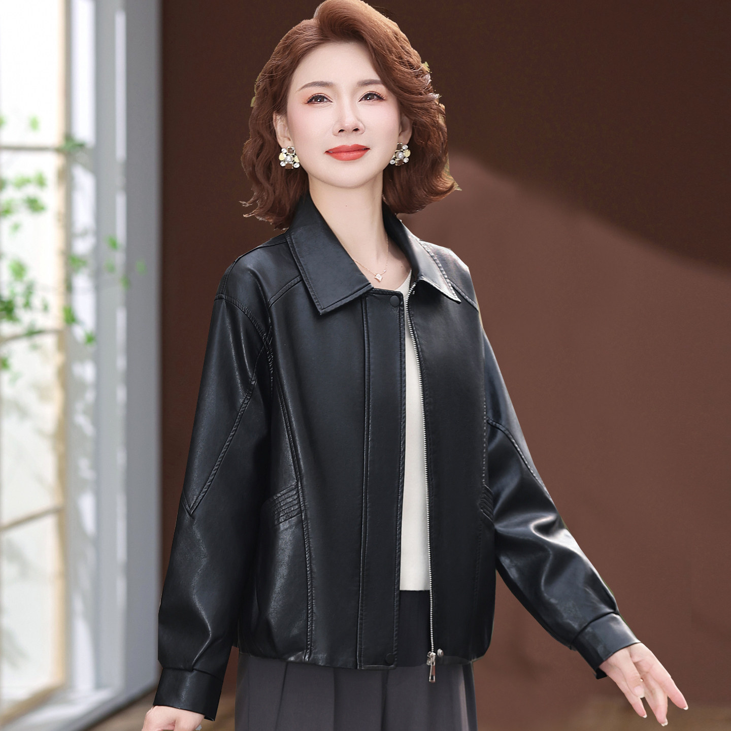 皮衣外套女休闲显瘦妈妈皮夹克