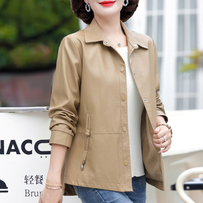 中年女人皮衣时尚休闲宽松