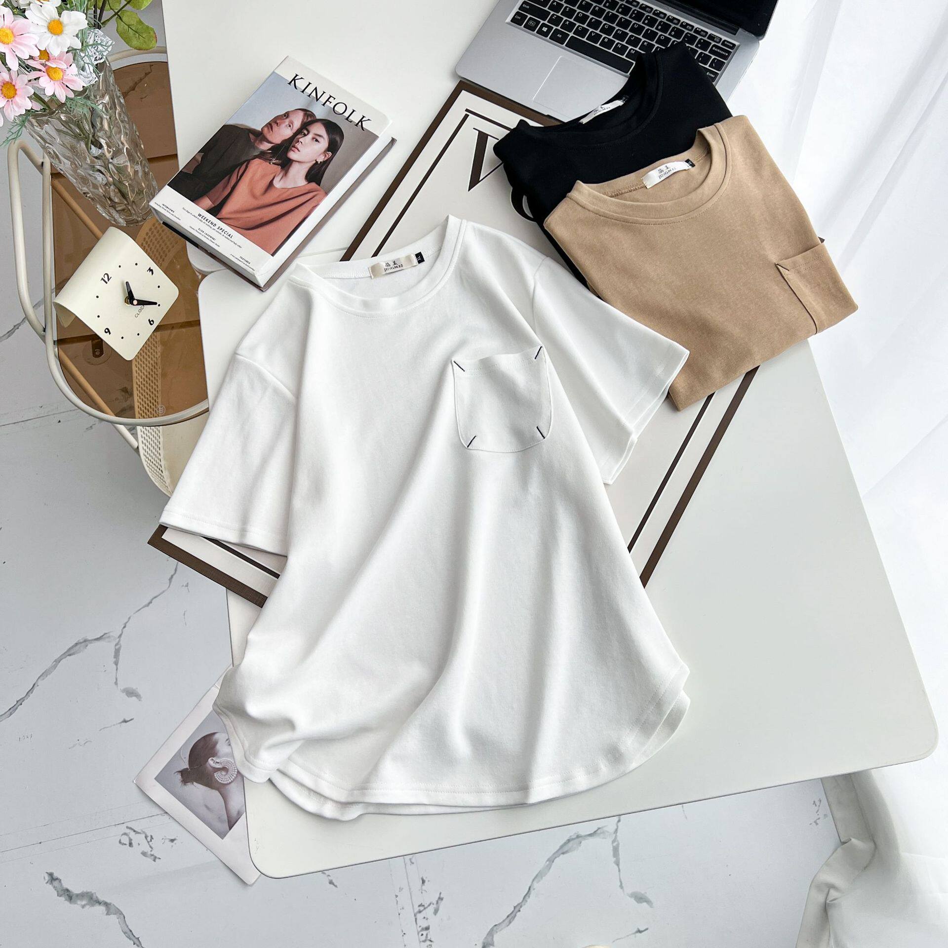 여름 여성용 뚱뚱한 MM 솔리드 컬러 반팔 티셔츠 200 파운드 대형 심플 다용도 포켓 느슨한 배 덮는 어깨 탑