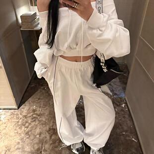 GOD财神家春季新款时尚一字肩露肩泡泡长袖套头短卫衣纯色女上衣