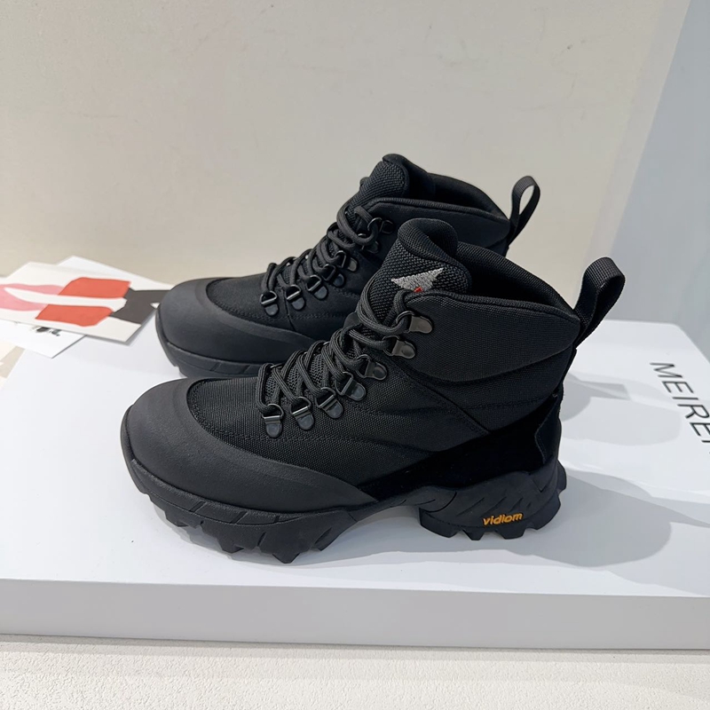 美仁印马丁靴短靴户外登山女靴