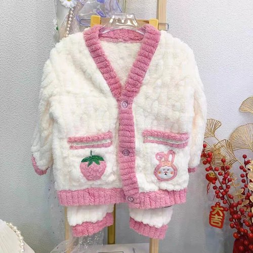 秋冬季女童睡衣珊瑚绒2024新款冬款加绒加厚法兰绒开衫女孩家居服